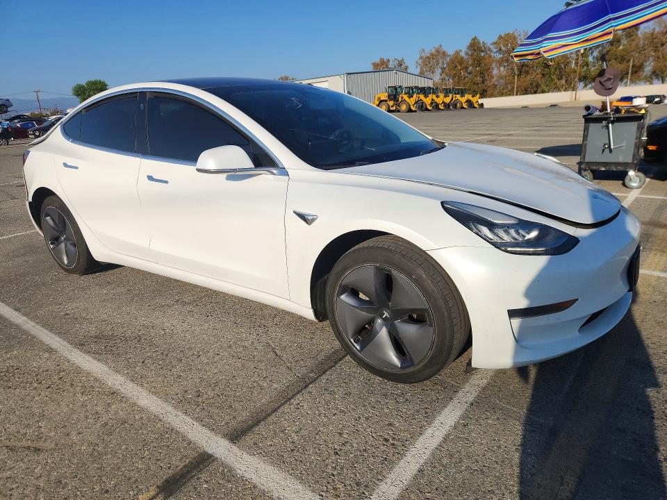 2019 Tesla Model 3 მანქანა იყიდება აუქციონზე, vin: 5YJ3E1EA1KF483721, აუქციონის ნომერი: 69787346