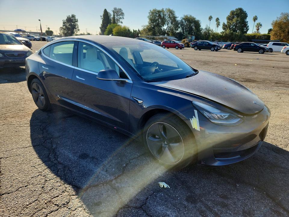 2020 Tesla Model 3 მანქანა იყიდება აუქციონზე, vin: 5YJ3E1EA2LF738118, აუქციონის ნომერი: 70240486