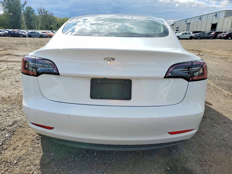 69967276 :رقم المزاد ، 5YJ3E1EA9NF372211 vin ، 2022 Tesla Model 3 مزاد بيع