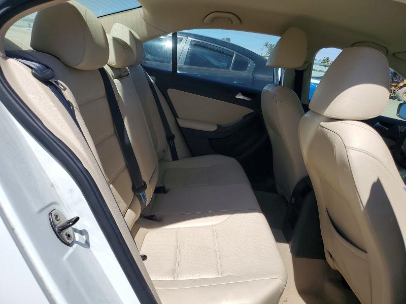 67846086 :رقم المزاد ، 3VWD17AJ4EM420909 vin ، 2014 Volkswagen Jetta مزاد بيع