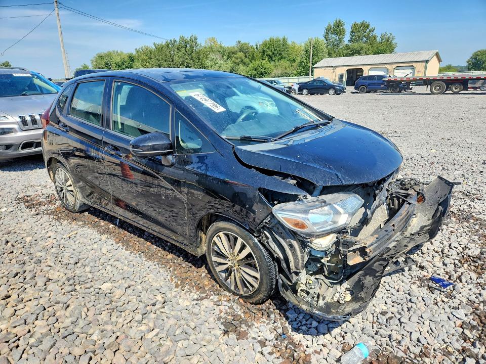 67497796 :رقم المزاد ، 3HGGK5H83FM722053 vin ، 2015 Honda Fit مزاد بيع