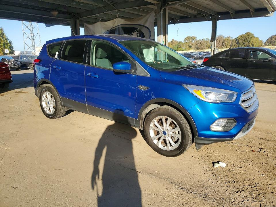 2019 Ford Escape მანქანა იყიდება აუქციონზე, vin: 1FMCU0GD1KUB10573, აუქციონის ნომერი: 70714366