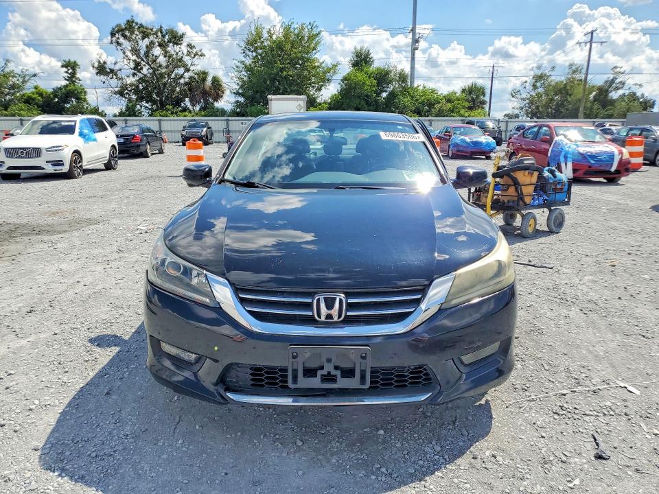 2015 Honda Accord მანქანა იყიდება აუქციონზე, vin: 1HGCR2F70FA065700, აუქციონის ნომერი: 69863506
