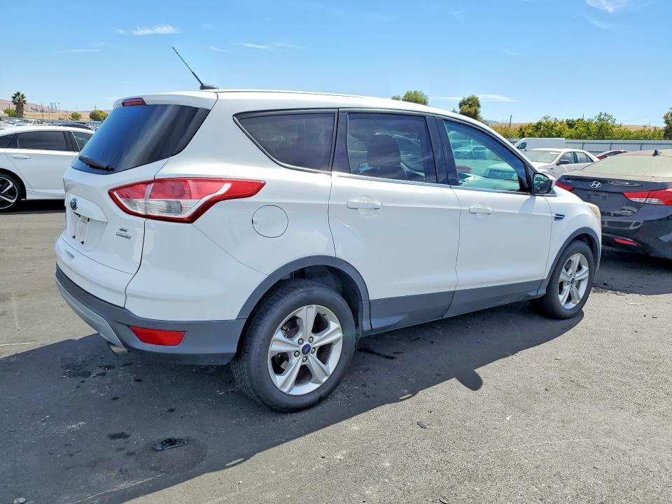 Продажа на аукционе авто 2015 Ford Escape, vin: 1FMCU9GXXFUA68599, номер лота: 70579816