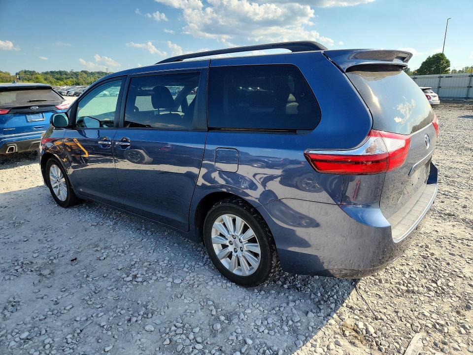 67232946 :رقم المزاد ، 5TDDK3DC3FS113478 vin ، 2015 Toyota Sienna مزاد بيع