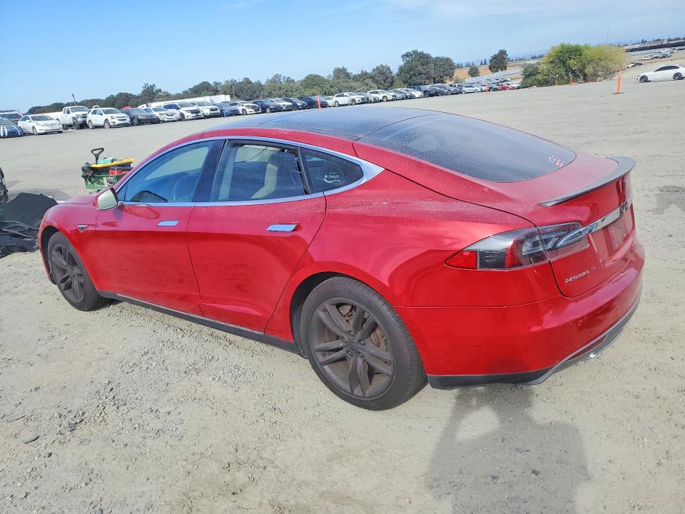 67612036 :رقم المزاد ، 5YJSA1CP8DFP22618 vin ، 2013 Tesla Model S مزاد بيع