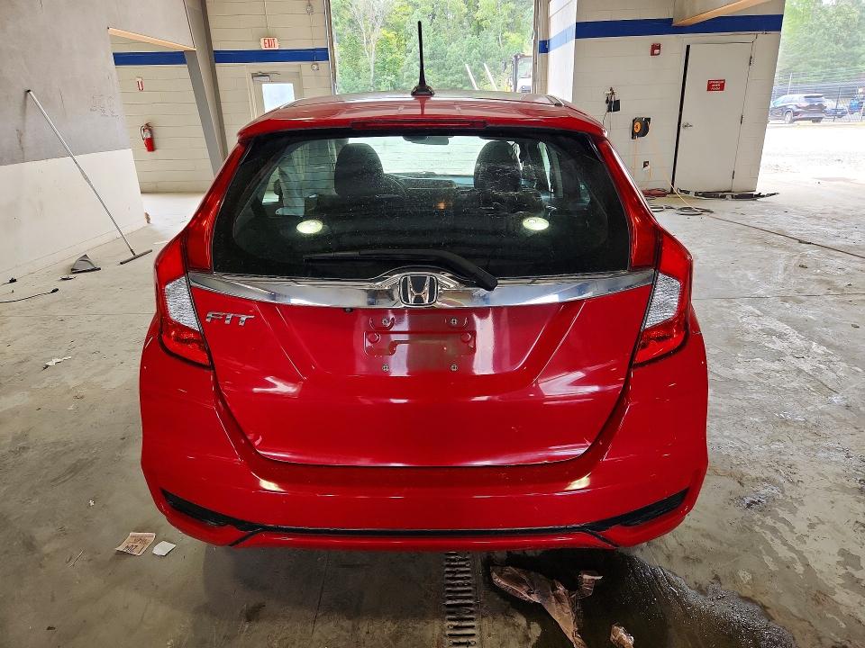69222516 :رقم المزاد ، 3HGGK5H86JM711122 vin ، 2018 Honda Fit مزاد بيع
