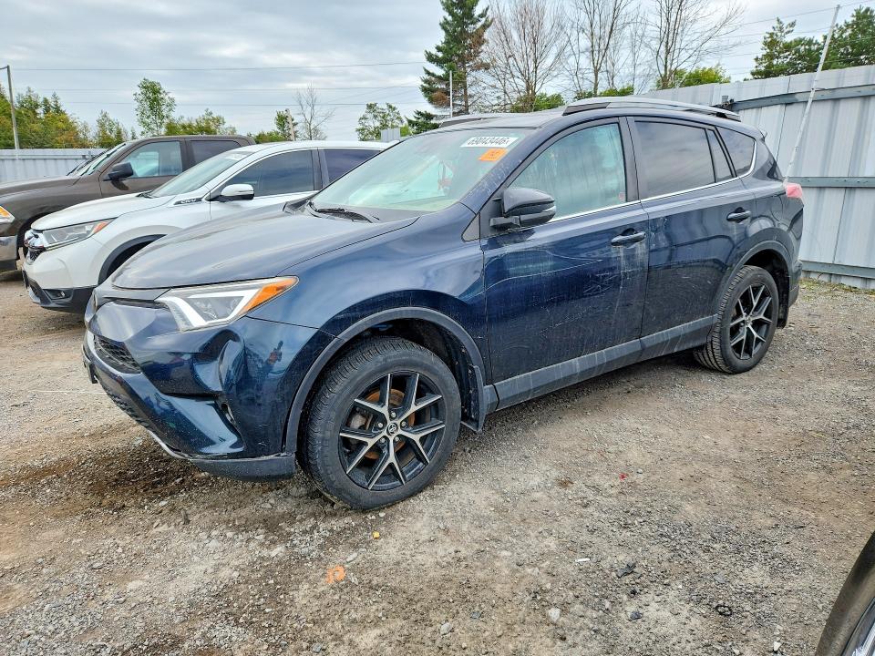 69043446 :رقم المزاد ، 2T3JFREV7JW702163 vin ، 2018 Toyota Rav4 مزاد بيع