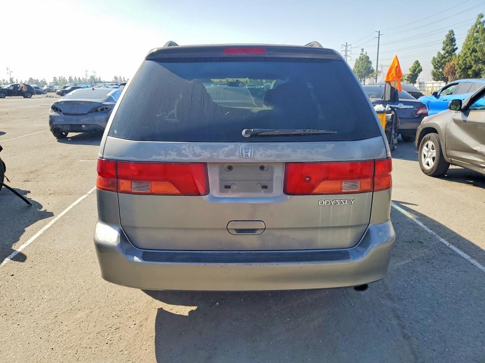 70441206 :رقم المزاد ، 2HKRL18611H531371 vin ، 2001 Honda Odyssey مزاد بيع