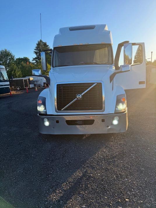 2016 Volvo Vn მანქანა იყიდება აუქციონზე, vin: 4V4NC9EJ0GN931991, აუქციონის ნომერი: 66760546