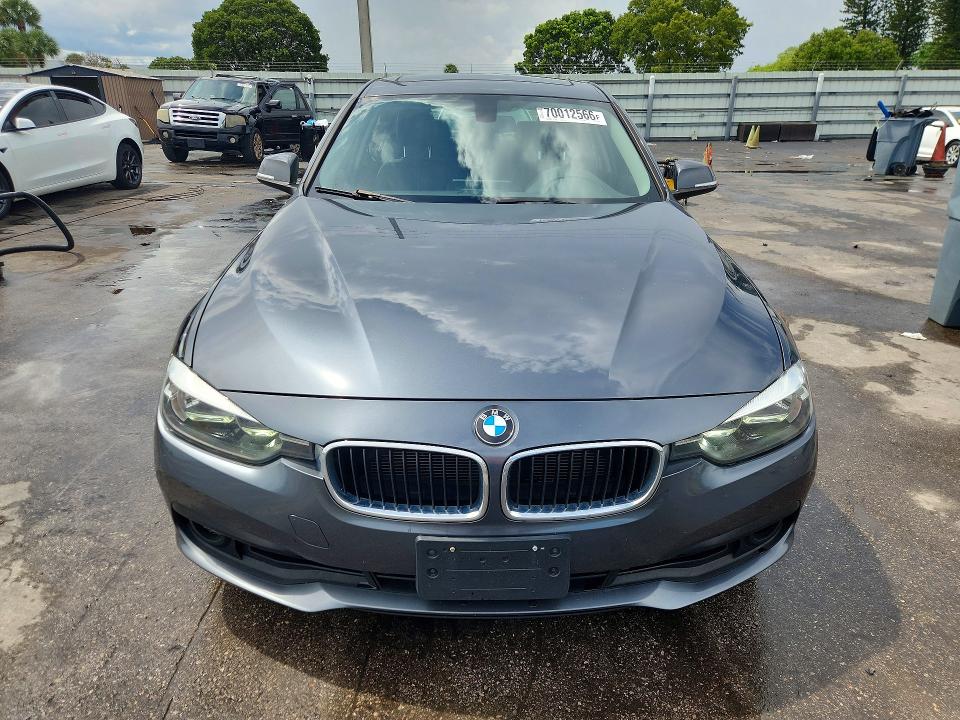 70012566 :رقم المزاد ، WBA8E5G51GNU20511 vin ، 2016 Bmw 320 مزاد بيع