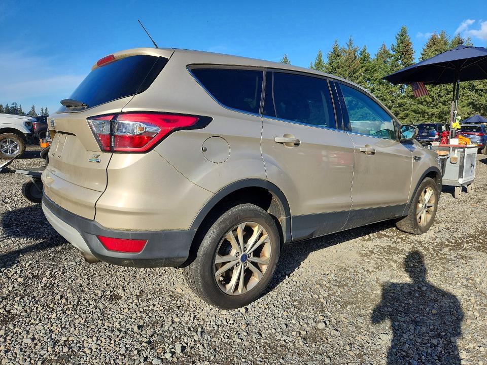 2017 Ford Escape მანქანა იყიდება აუქციონზე, vin: 1FMCU9GD0HUC81019, აუქციონის ნომერი: 70075756