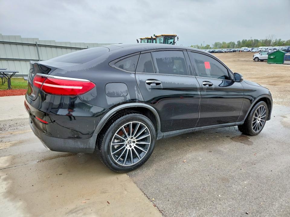 66260306 :رقم المزاد ، WDC0J4KBXHF234068 vin ، 2017 Mercedes-benz Glc Coupe مزاد بيع