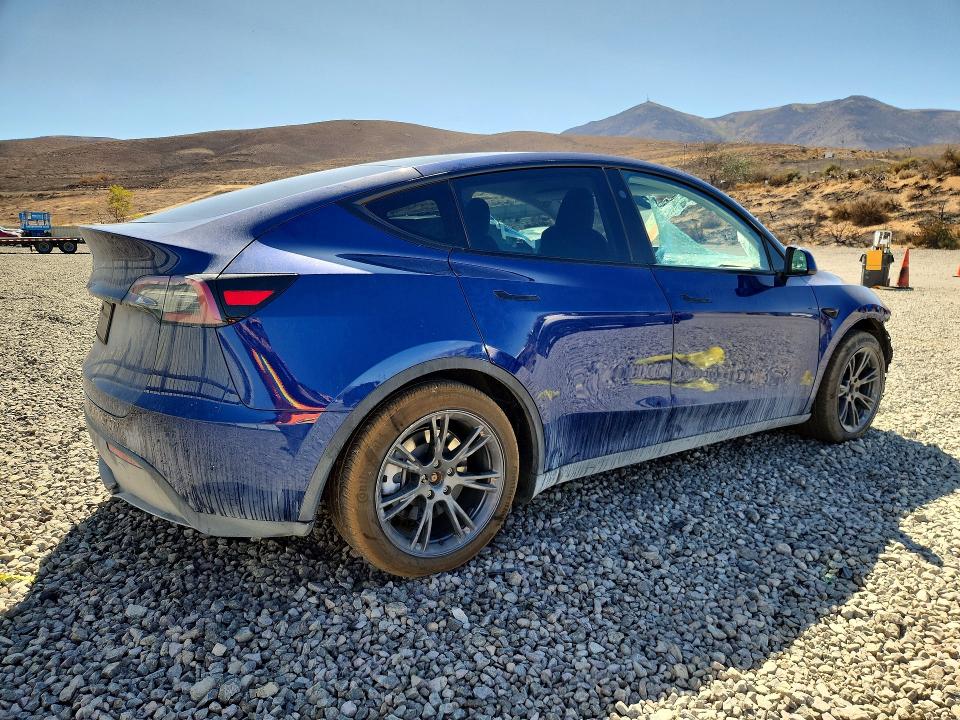 67924446 :رقم المزاد ، 7SAYGDEDXSF232565 vin ، 2025 Tesla Model Y مزاد بيع