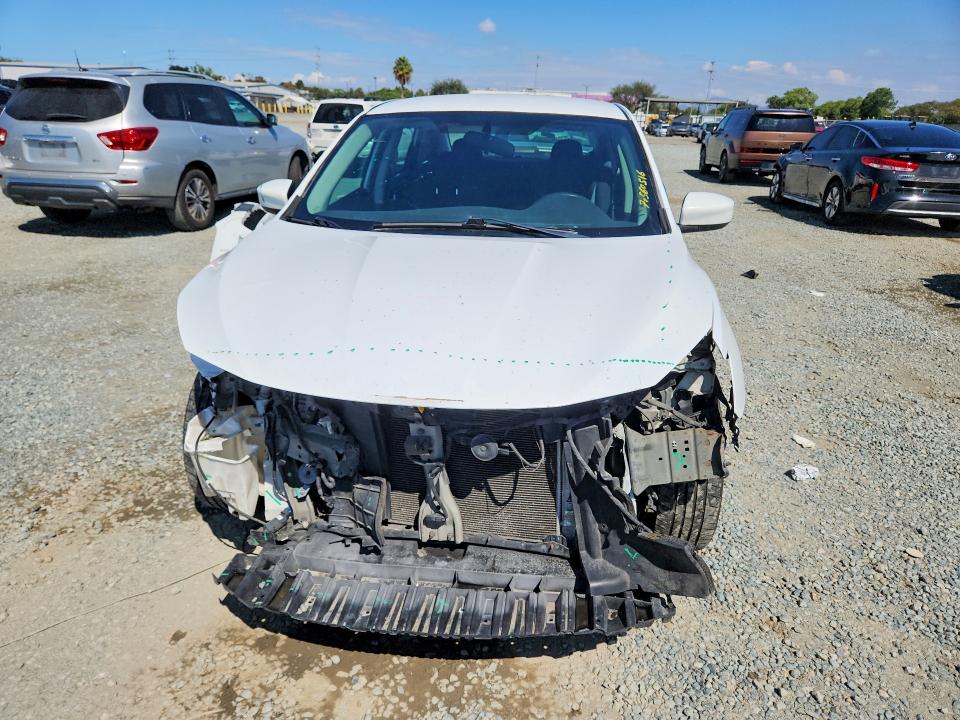 2018 Nissan Sentra მანქანა იყიდება აუქციონზე, vin: 3N1AB7AP0JL639277, აუქციონის ნომერი: 70560516