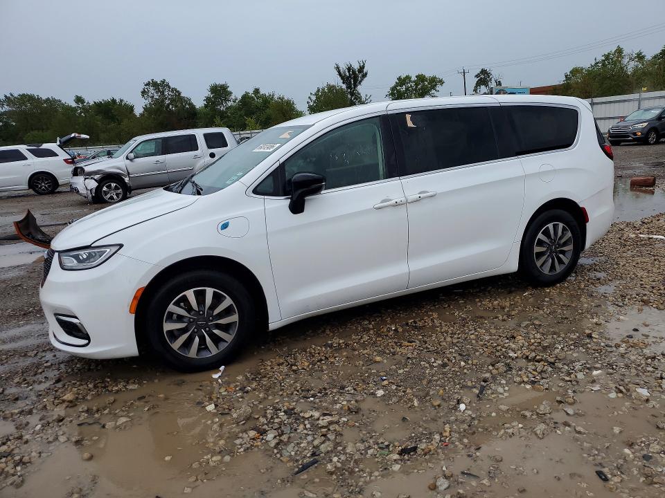 Продажа на аукционе авто 2024 Chrysler Pacifica, vin: 2C4RC1S7XRR150294, номер лота: 69312486