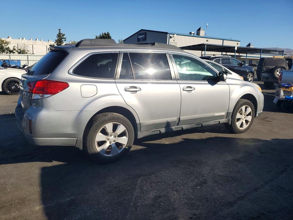2010 Subaru Outback მანქანა იყიდება აუქციონზე, vin: 4S4BRBKCXA3362432, აუქციონის ნომერი: 71018206