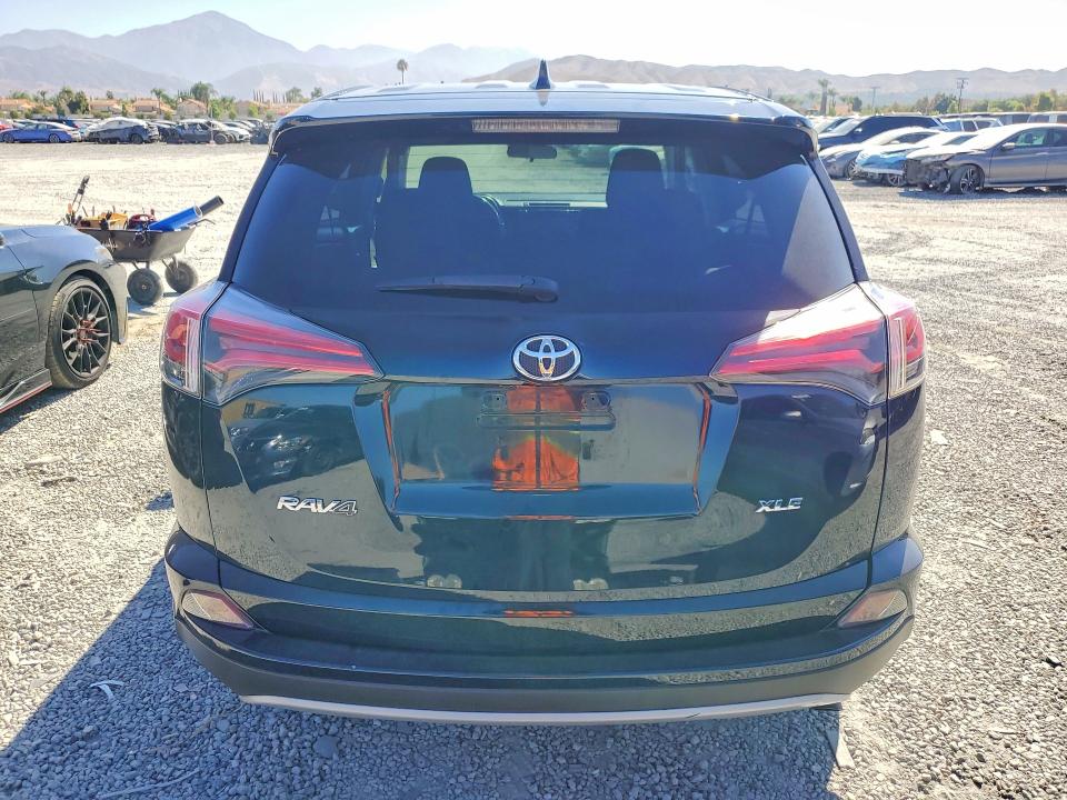 2018 Toyota Rav4 მანქანა იყიდება აუქციონზე, vin: JTMWFREV9JJ174033, აუქციონის ნომერი: 67281386