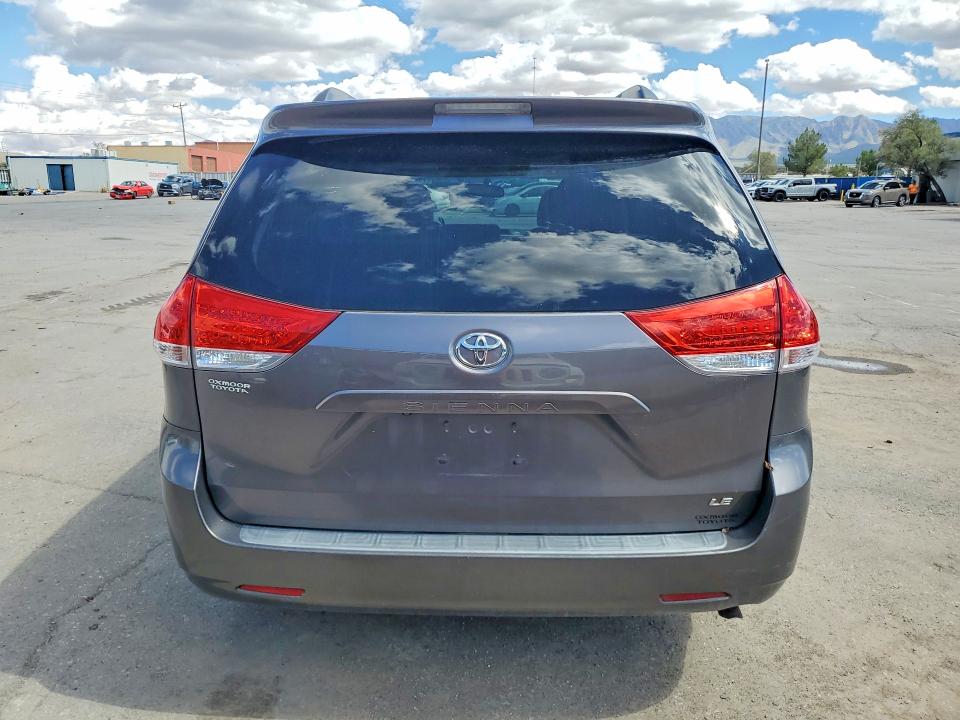 Продажа на аукционе авто 2011 Toyota Sienna, vin: 5TDKK3DC0BS037624, номер лота: 71252276