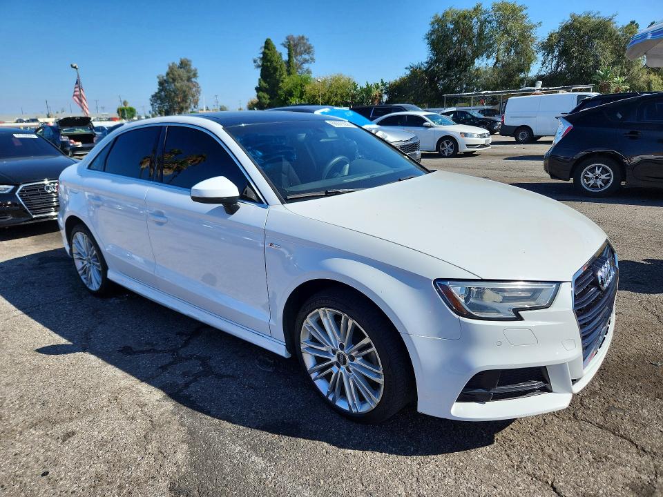 2017 Audi A3 მანქანა იყიდება აუქციონზე, vin: WAUGUGFF8H1067777, აუქციონის ნომერი: 68879226