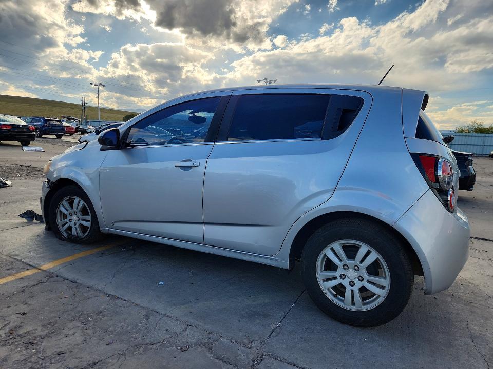 67328436 :رقم المزاد ، 1G1JC6SH2F4154057 vin ، 2015 Chevrolet Sonic مزاد بيع