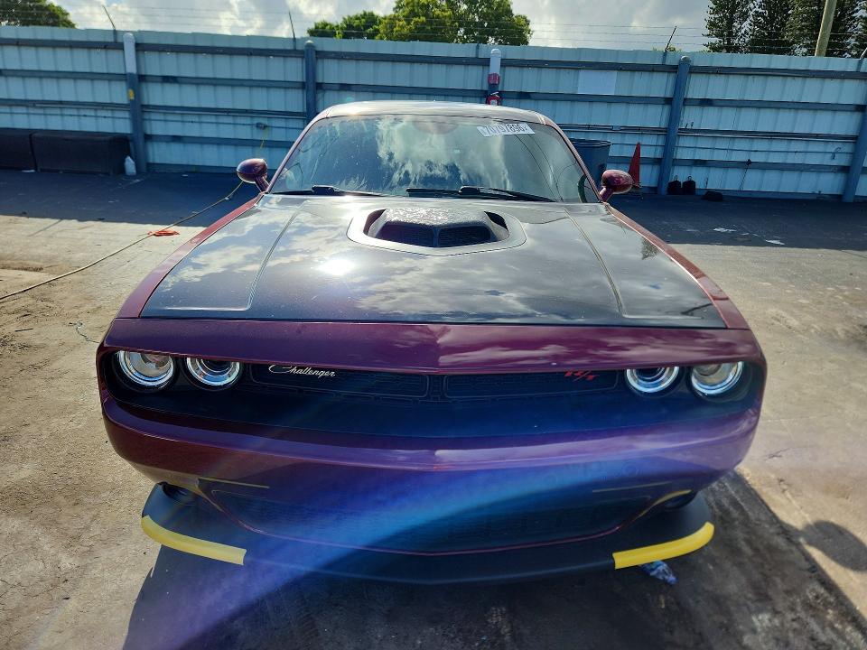 70797896 :رقم المزاد ، 2C3CDZBT6JH178400 vin ، 2018 Dodge Challenger مزاد بيع