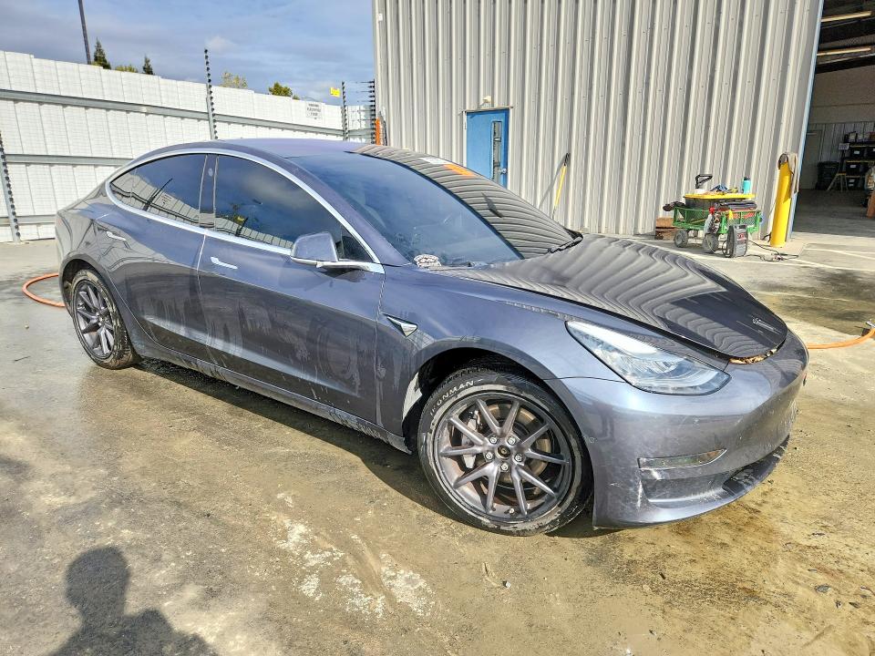 Продажа на аукционе авто 2018 Tesla Model 3, vin: 5YJ3E1EB8JF096140, номер лота: 65326346