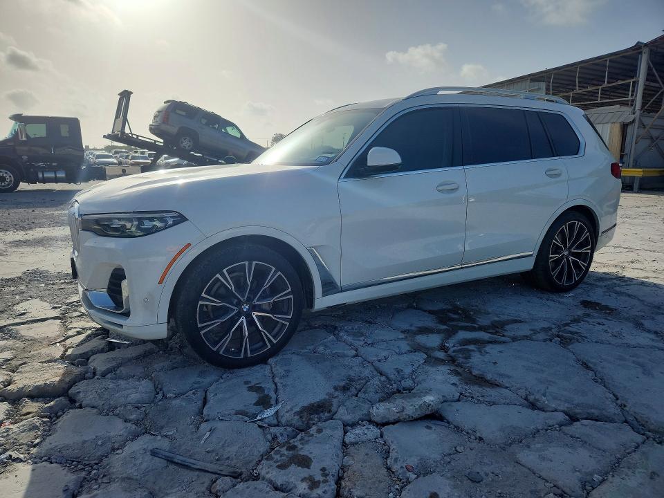 68754426 :رقم المزاد ، 5UXCW2C09L9C15770 vin ، 2020 Bmw X7 مزاد بيع
