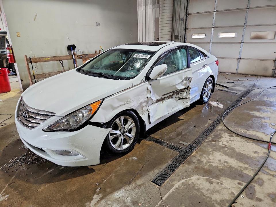 69596826 :رقم المزاد ، 5NPEC4AC1DH694686 vin ، 2013 Hyundai Sonata مزاد بيع