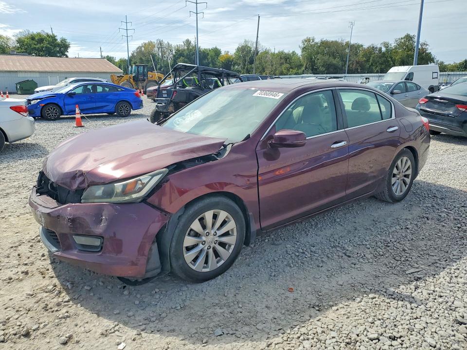 70368946 :رقم المزاد ، 1HGCR2F7XFA133873 vin ، 2015 Honda Accord مزاد بيع