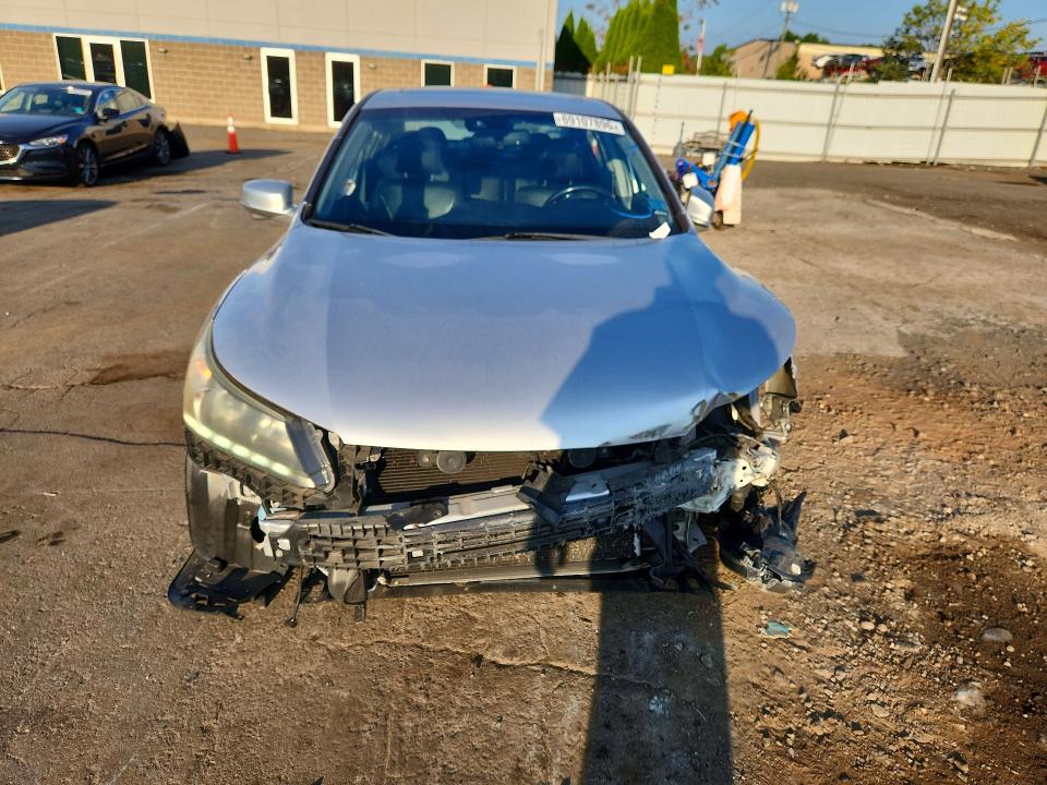 Продажа на аукционе авто 2015 Honda Accord, vin: 1HGCR3F84FA002405, номер лота: 69107896