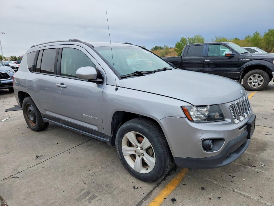 69428306 :رقم المزاد ، 1C4NJDEB8HD196777 vin ، 2017 Jeep Compass مزاد بيع