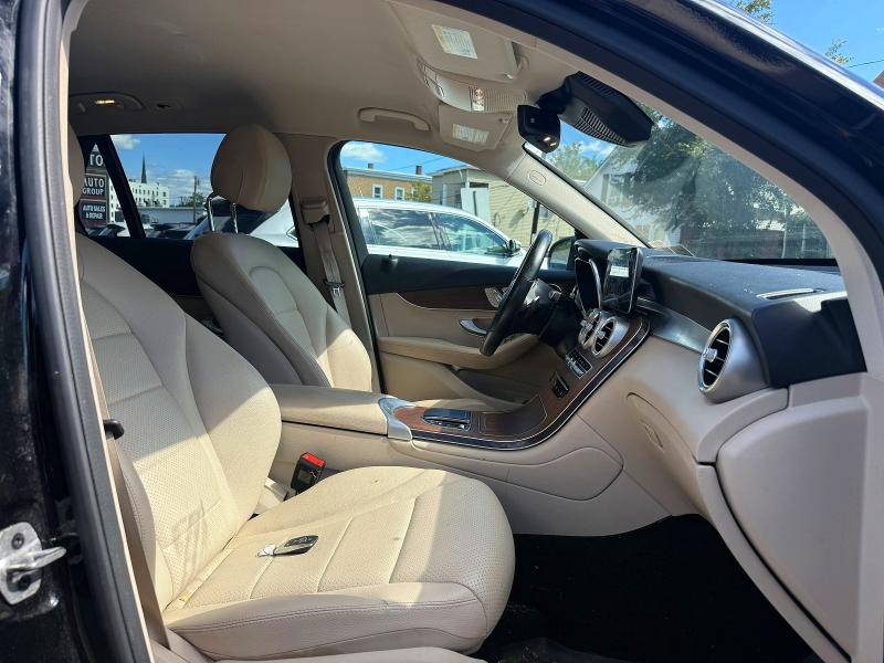70010116 :رقم المزاد ، W1N0G8EB3NV386436 vin ، 2022 Mercedes-benz Glc مزاد بيع