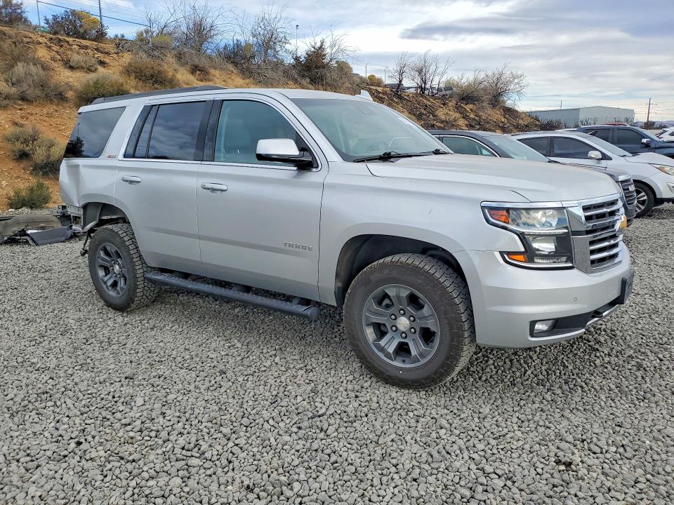Продажа на аукционе авто 2018 Chevrolet Tahoe, vin: 1GNSKBKC2JR213171, номер лота: 69644286