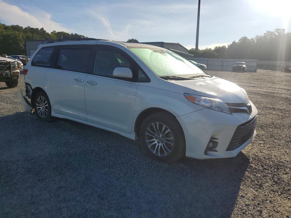 2020 Toyota Sienna მანქანა იყიდება აუქციონზე, vin: 5TDYZ3DC0LS061218, აუქციონის ნომერი: 67979896