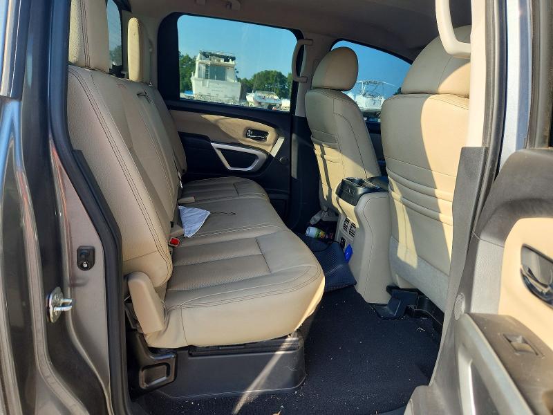 67521166 :رقم المزاد ، 1N6AA1E64HN570647 vin ، 2017 Nissan Titan مزاد بيع