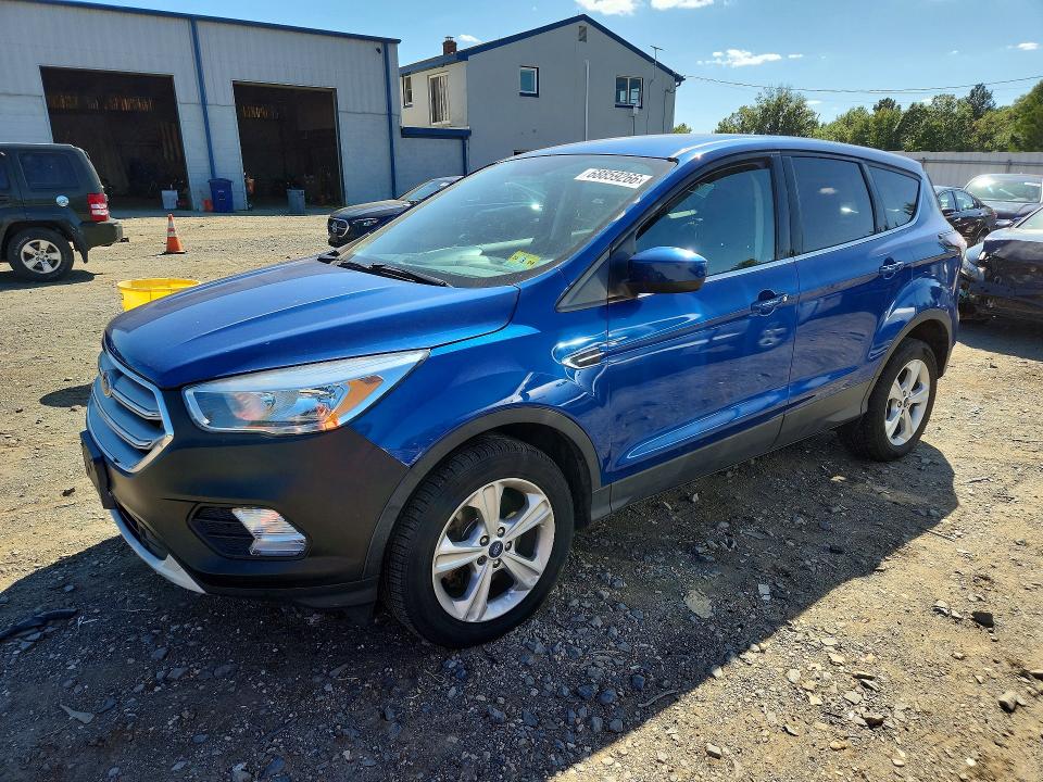 2017 Ford Escape მანქანა იყიდება აუქციონზე, vin: 1FMCU9GDXHUE83270, აუქციონის ნომერი: 68859266