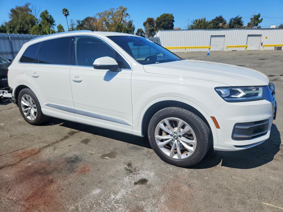 2017 Audi Q7 მანქანა იყიდება აუქციონზე, vin: WA1AHAF7XGD043671, აუქციონის ნომერი: 69742136