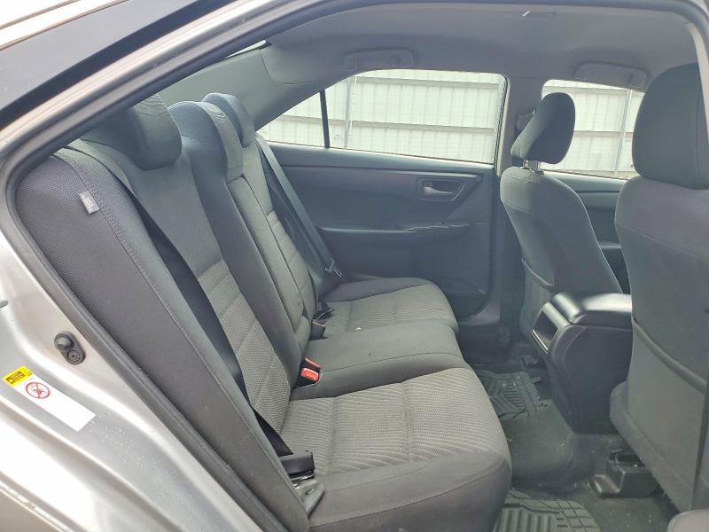 70695386 :رقم المزاد ، 4T1BF1FK3HU699677 vin ، 2017 Toyota Camry مزاد بيع