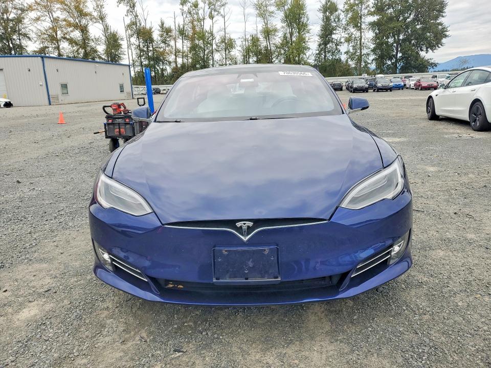 Продажа на аукционе авто 2018 Tesla Model S, vin: 5YJSA1E22JF268699, номер лота: 70630566
