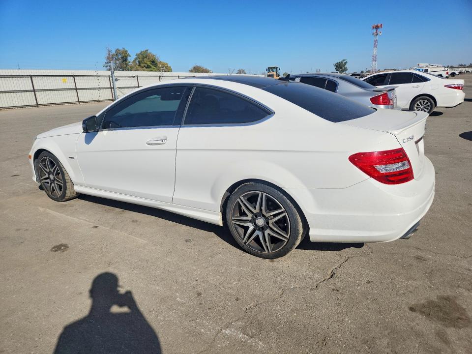 Продаж на аукціоні авто 2013 Mercedes-benz C, vin: WDDGJ4HB0DG085076, номер лоту: 70679546