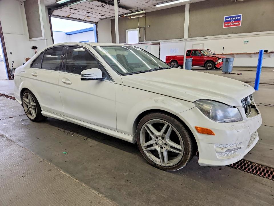 69571416 :رقم المزاد ، WDDGF4HB5DR253980 vin ، 2013 Mercedes-benz C مزاد بيع