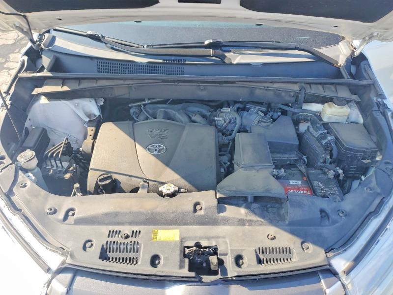 69203286 :رقم المزاد ، 5TDJZRFH4JS845296 vin ، 2018 Toyota Highlander مزاد بيع
