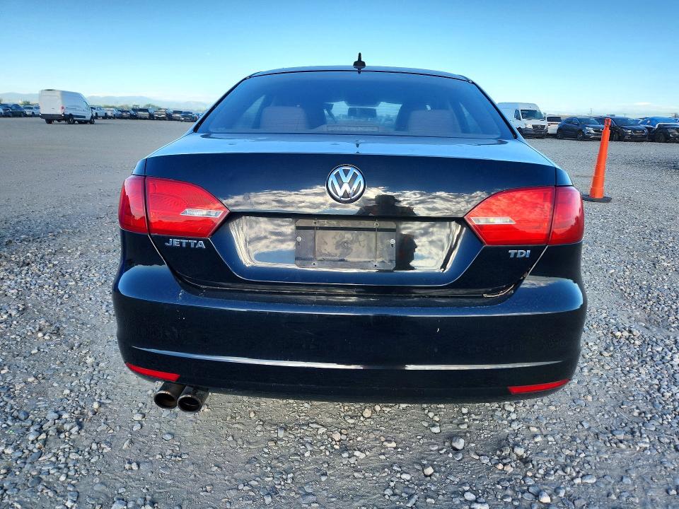 67553726 :رقم المزاد ، 3VWLL7AJ1BM059155 vin ، 2011 Volkswagen Jetta مزاد بيع