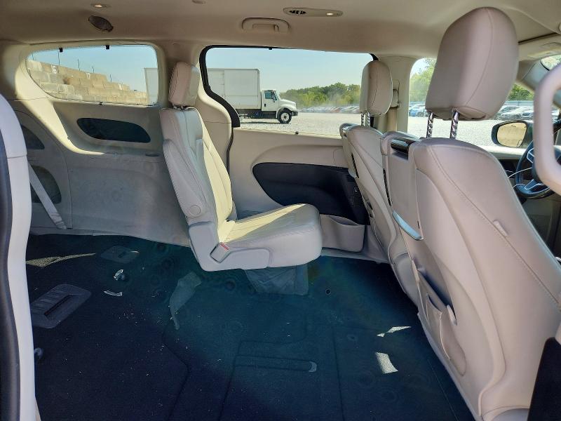 67070826 :رقم المزاد ، 2C4RC1EG9JR288182 vin ، 2018 Chrysler Pacifica مزاد بيع