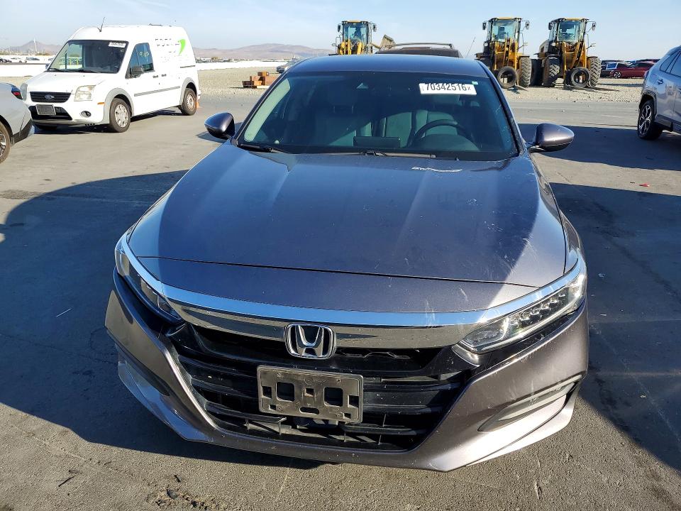 Продажа на аукционе авто 2018 Honda Accord, vin: 1HGCV1F19JA148391, номер лота: 70342516