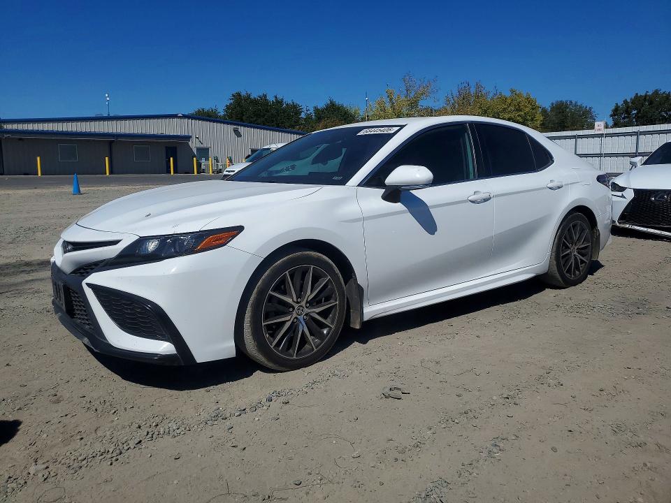 2022 Toyota Camry მანქანა იყიდება აუქციონზე, vin: 4T1G11AK4NU054611, აუქციონის ნომერი: 68445406