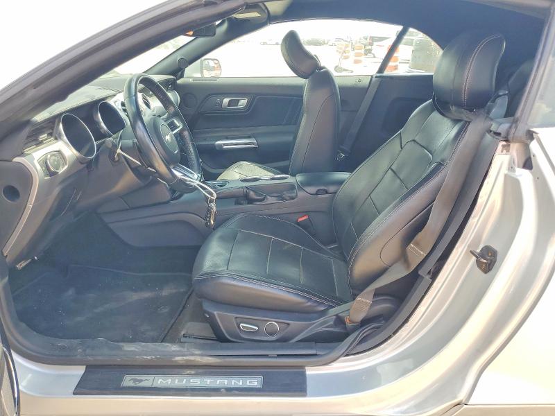 70174666 :رقم المزاد ، 1FATP8UH0J5111617 vin ، 2018 Ford Mustang مزاد بيع