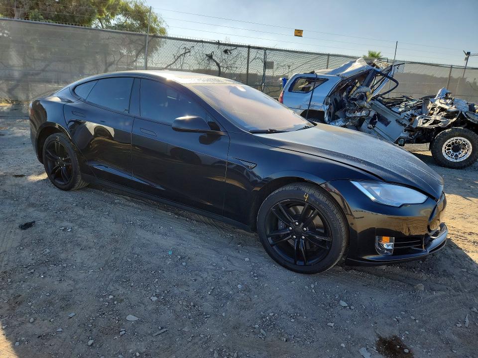 2015 Tesla Model S მანქანა იყიდება აუქციონზე, vin: 5YJSA1E22FF116431, აუქციონის ნომერი: 67470486
