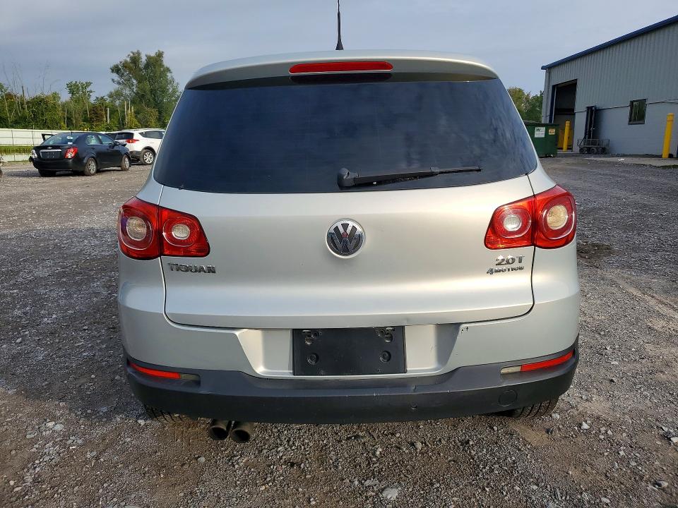 2010 Volkswagen Tiguan მანქანა იყიდება აუქციონზე, vin: WVGBV7AX6AW526626, აუქციონის ნომერი: 68823736